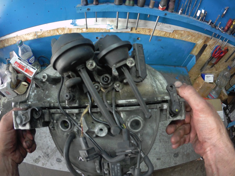 Ремонт впускного коллектора Мерседес спереди