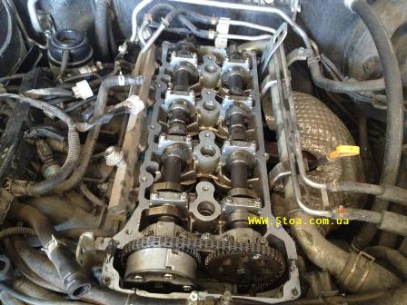 картинка двигатель Сузуки Гранд Витара 2.4 Регулировка клапанов Сузуки Гранд Витара 2.4 крышка снята